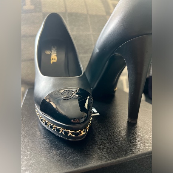 Chanel cc chain pump, size 39.5- dust bag and box included - Picture 2 of 5